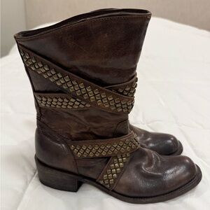 **Five Worlds by Cordani "Sanchez Ville" Studded Boots – Size 9.5B**